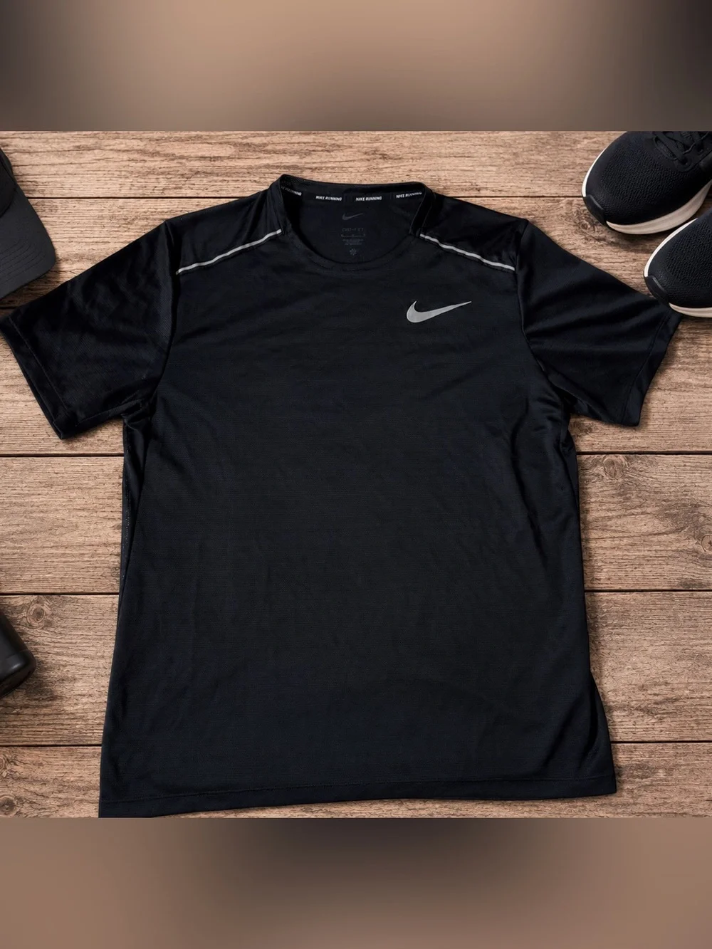 Nike Running Dri-Fit Shirt Men Medium Black Short Sleeve Activewear Gym Workout